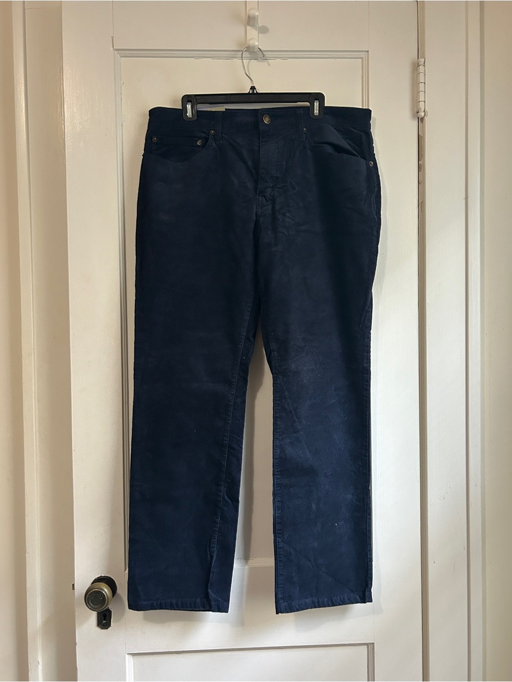 NWT!! Men’s Classic Corduroy Pants in Navy - Size 36W/32L